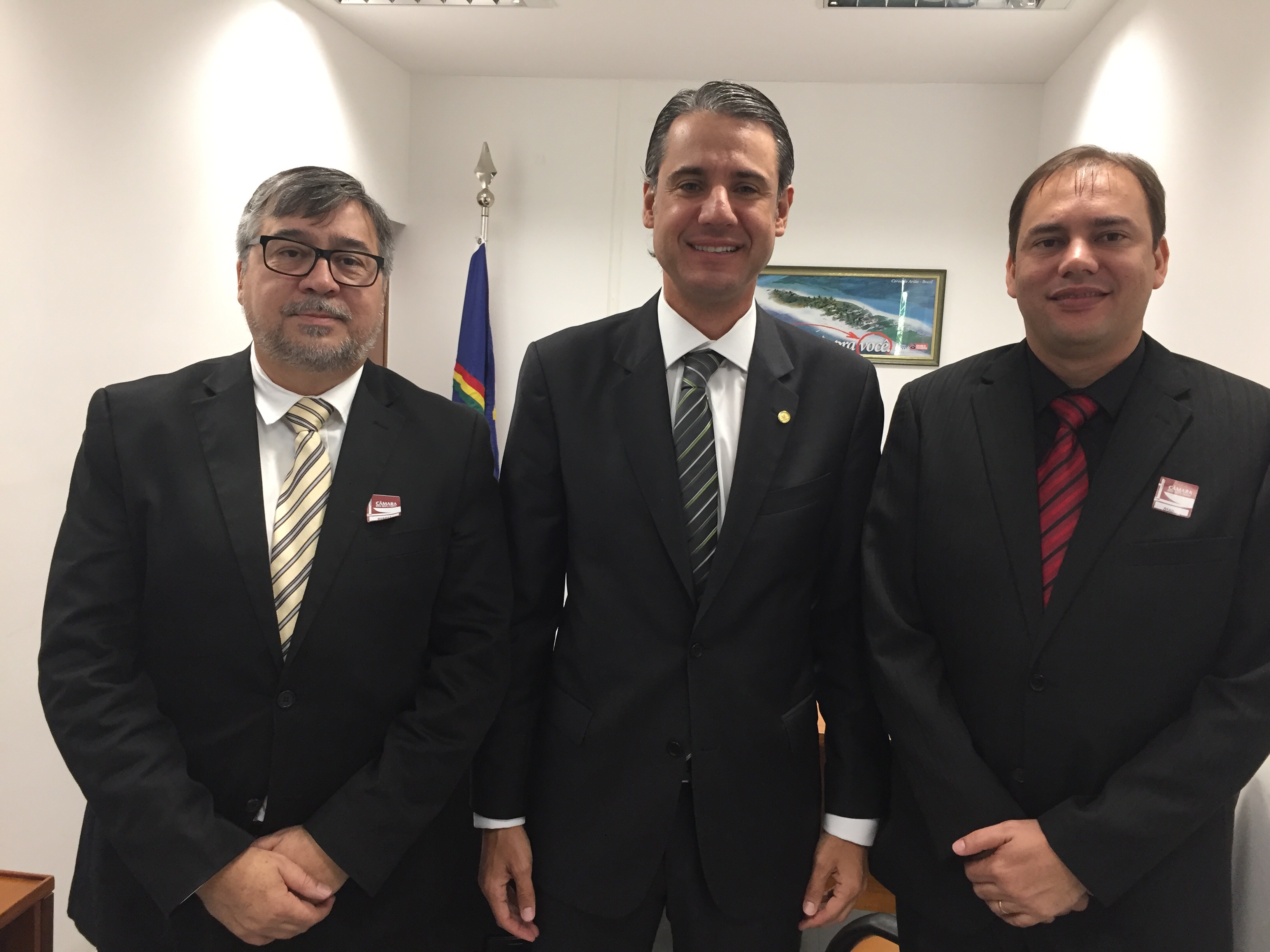 Dirigentes da Federação Brasilcom se reúnem com o deputado Fernando Monteiro